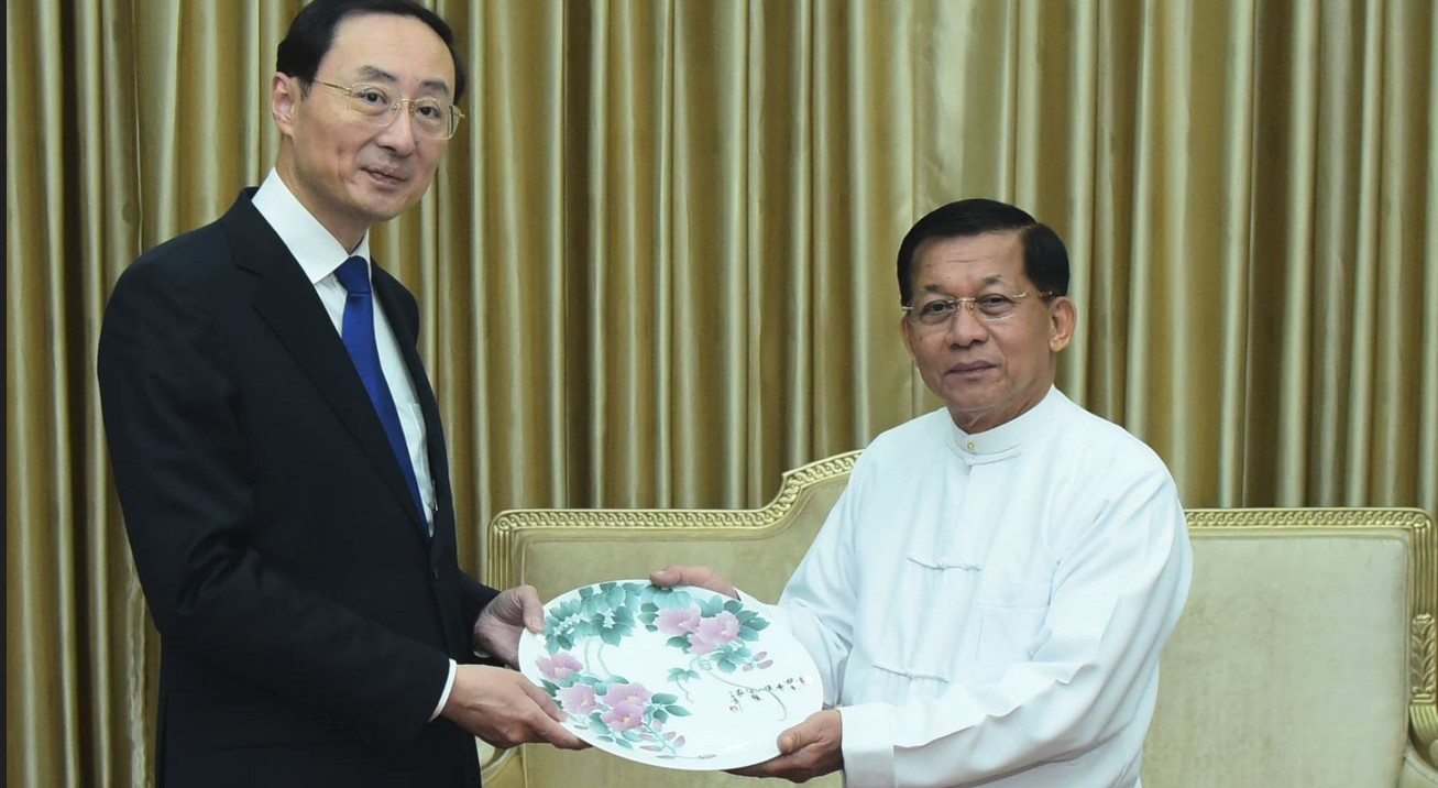 မြန်မာ့အရေးမှာ တရုတ်က နှစ်ဖက်ခွ ကစားနေသလား
