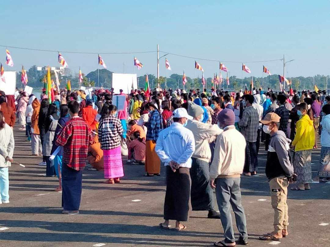 မုံရွာတွင် တပ်ထောက်ခံပွဲပြုလုပ်၊ ပခုက္ကူ ပျူစောထီးများ တိုက်ခိုက်ခံရ
