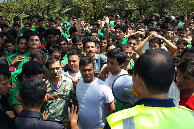 မေလးရွားထုတ္ သတင္းစာတြင္ပါသည့္ စက္႐ုံမီး႐ိႈ႕မႈ ျမန္မာ မပါ