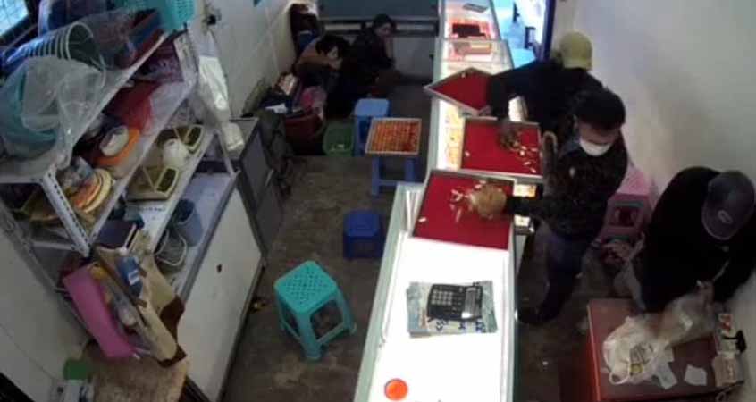 ဆယ်သန်းရွှေဆိုင် ရွှေ ၂ ပိဿာကျော် ဓားပြတိုက်ခံရ
