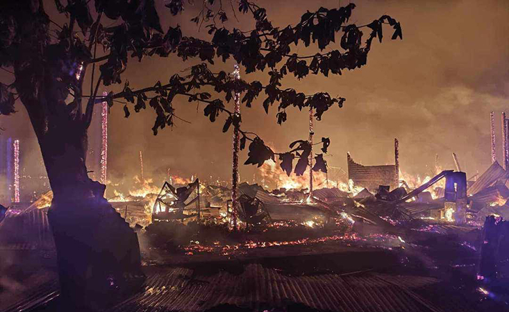 မိုးမိတ် မြို့မစျေး မီးလောင်