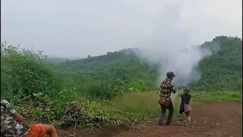 ဟင်္သာတခရိုင် ရခိုင်ရိုးမ၌ တိုက်ပွဲဖြစ်ပြီး စစ်တပ်က ဗိုလ်မှူးအပါအဝင် ၄ ဦးသေဆုံး