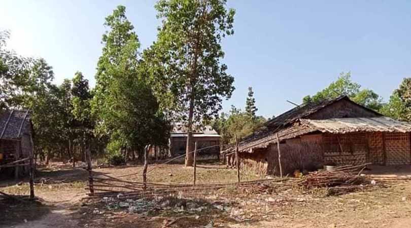 အုတ်ဖိုမြို့နယ်အတွင်းရှိ ကျေးရွာ ၁၇ ရွာကို စစ်ကောင်စီက အဓမ္မဖယ်ရှား