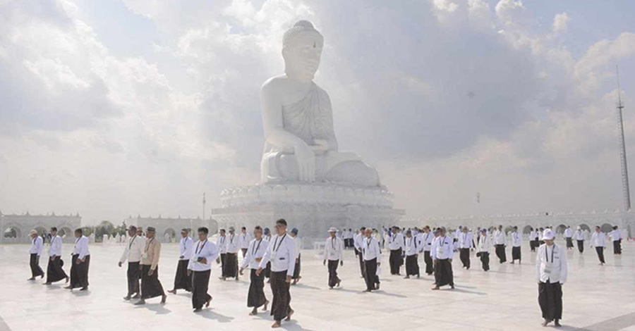 စစ်ခေါင်းဆောင်က ဘုရားဂေါပကများကို မာရဝိဇယဘုရားသို့ခေါ်ပြီး အလှူခံ