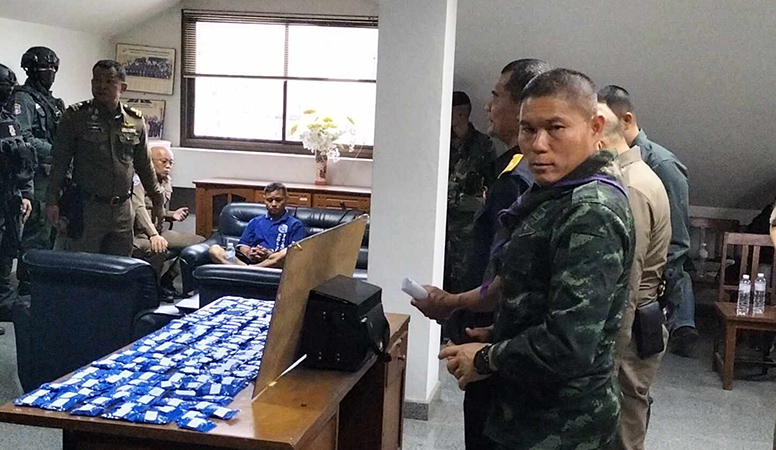 မဲဆောက်၌ မြန်မာ ၁ ဦးကို  စိတ်ကြွဆေးပြား ၃၀၀၀၀ ကျော်နှင့်အတူ ဖမ်းမိ