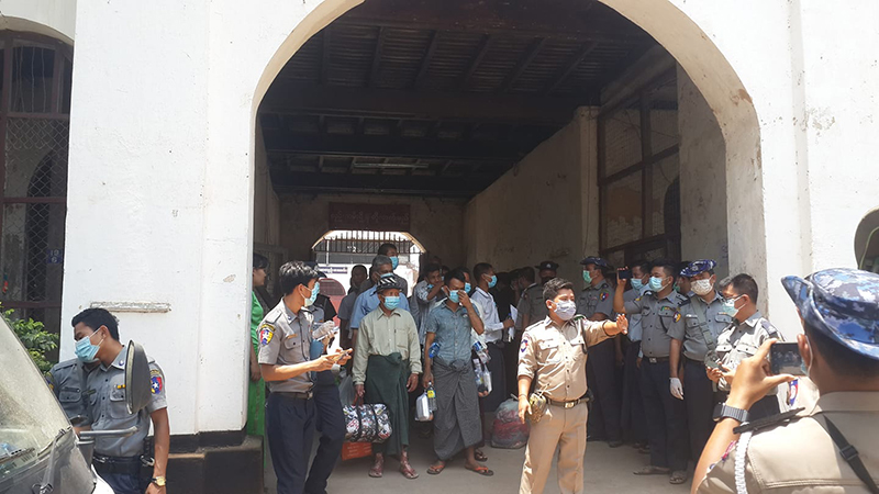 စစ်အာဏာသိမ်း ၃ နှစ် အတွင်း အကျဉ်းသား ၉၀၀၀၀ ကျော်လွှတ်ပေးရာ၌ နိုင်ကျဉ်း ၇၀၀၀ ကျော်သာပါဝင် 