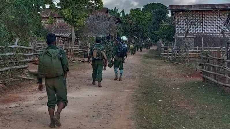 ဆီဆိုင်မြို့နယ်ရှိ ခမရ ၄၂၄ တပ်ရင်းကို PNLA သိမ်းပိုက်၊ စစ်ဘေးရှောင်များ နေရပ်ပြန်ရန်  ဖိအားပေးခံရ