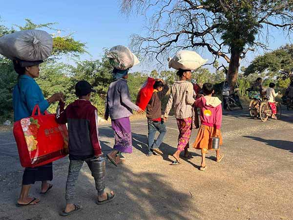 နဘူးတောရွာကို စစ်တပ်ကမီးရှို့၊ စစ်ကြောင်းဝင်လာသဖြင့် ခင်ဦးမြို့နယ် ရွာ ၇ ရွာက ဒေသခံများ နေရပ်စွန့်ခွာ