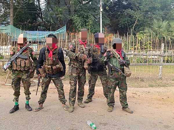 မံစီမြို့နယ် ဘလောင်ဒိန်ဆာ စစ်တပ်စခန်းကို KIA၊ PDF ပူးပေါင်းတပ် သိမ်းပိုက်