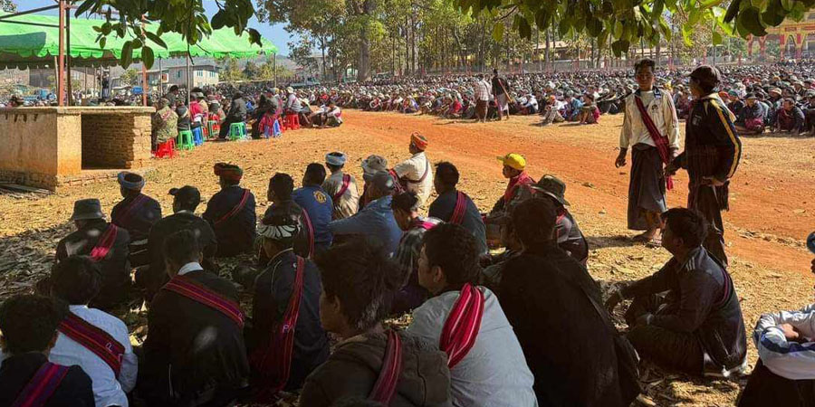 ပအိုဝ်းပြည်သူ့စစ်အဖွဲ့က ဖိအားပေး လူသစ်စုဆောင်းပြီး လက်နက်ဖိုး ကောက်ခံနေ