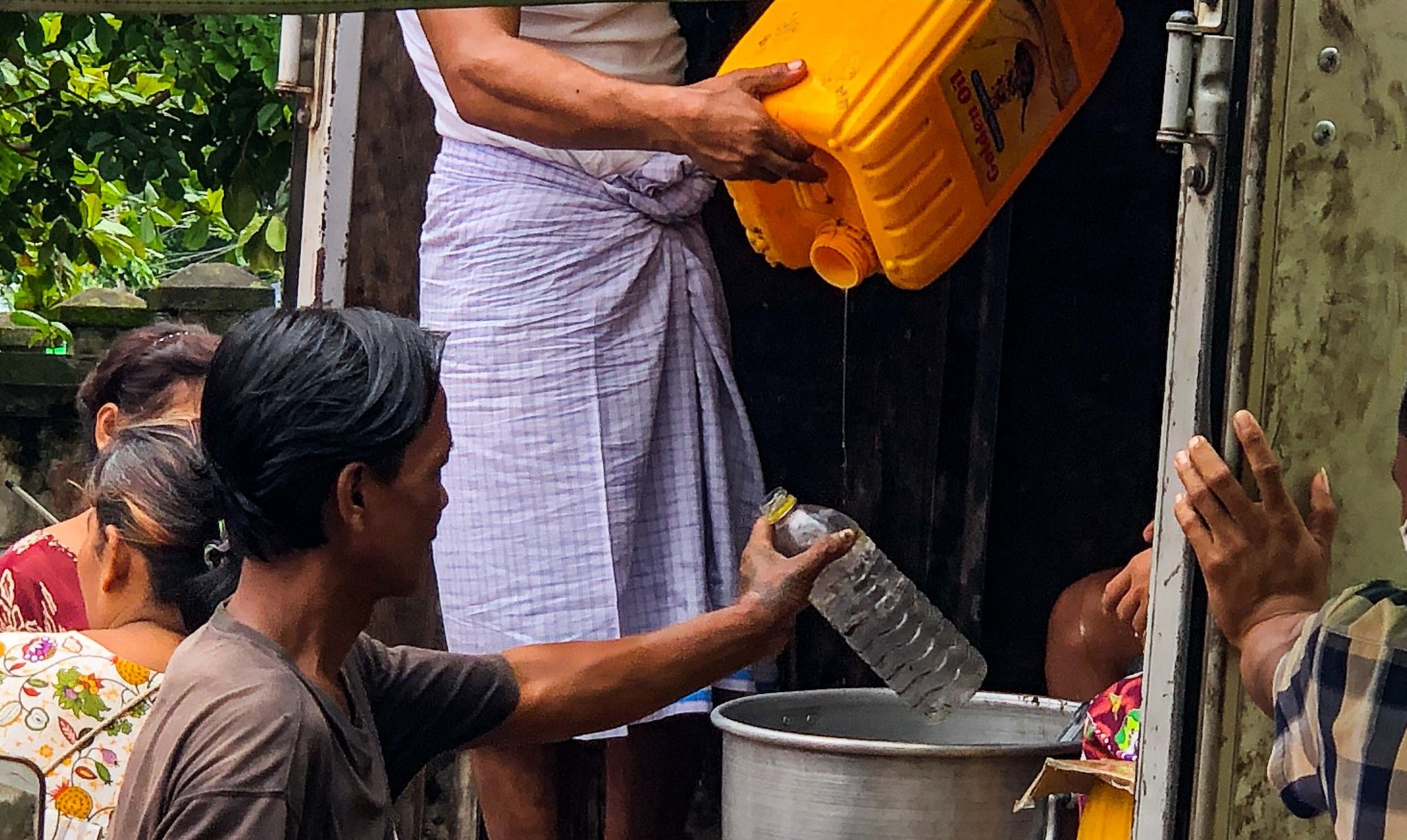 စစ်အာဏာသိမ်း ၃ နှစ်တာနှင့် အလဲလဲအပြိုပြို မြန်မာ့စီးပွားရေး