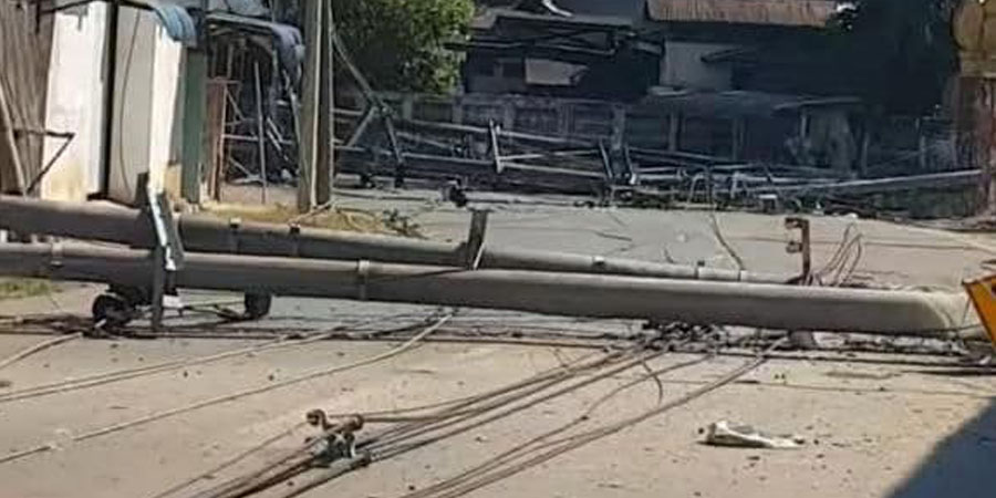 ကော့ကရိတ်မြို့ပေါ်တိုက်ပွဲကြောင့် နေအိမ်များမီးလောင်ပြီး လမ်းမီးတိုင်များ ပျက်စီး
