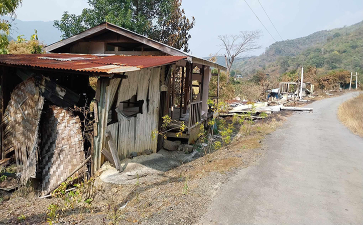 စစ်တပ် မီးရှို့ဖျက်ဆီးခဲ့သည့် မတူပီ ချန်းပြန်းကျေးရွာက ရွာသားများ အကူအညီလိုအပ်နေ