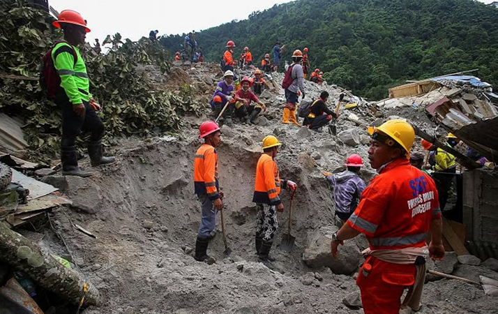 ဖိလစ်ပိုင် မြေပြိုမှုကြောင့် အနည်းဆုံး ၁၁ ဦးသေဆုံးပြီး ၁၀၀ ကျော်ပျောက်ဆုံးနေ