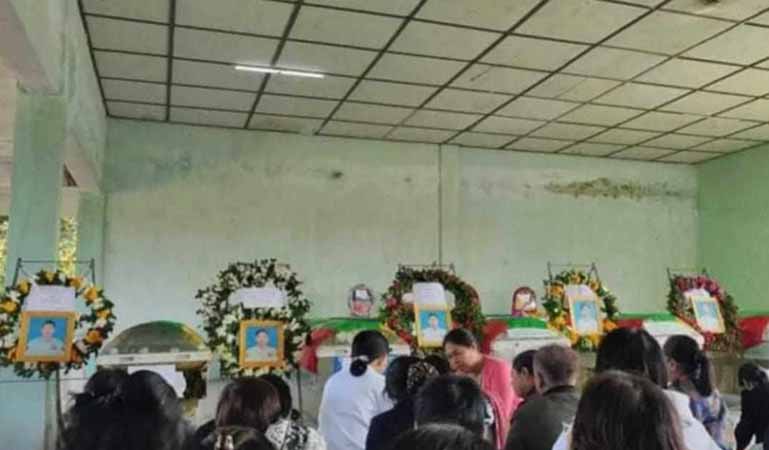 ရှေ့တန်းကျဆုံးစာရင်း စစ်တပ်ကမထုတ်ပြန်သဖြင့် မိသားစုများ ရက်လည်ဆွမ်းသွပ်ရန်ခက်ခဲနေ