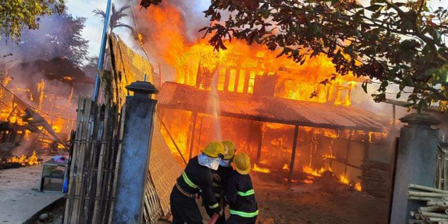 မြစ်ကြီးနားနှင့် အင်္ဂပူတွင် မီးလောင်ပြီး နေအိမ် ၁၈ လုံး ပျက်စီး