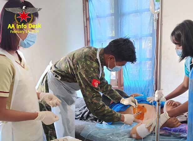 ဗိုလ်မှူးချုပ် ၁ ဦးကို အေအေက အရှင်ဖမ်းမိ၊ ဒဏ်ရာရစစ်ကောင်စီတပ်ဖွဲ့ဝင်များကို ဆေးကုပေး
