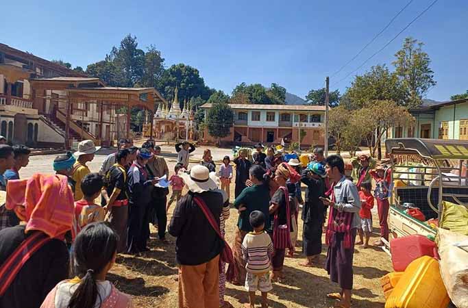 ဆီဆိုင်စစ်ရှောင်များ စားနပ်ရိက္ခာနှင့် နေရာထိုင်ခင်း အကူအညီလိုအပ်