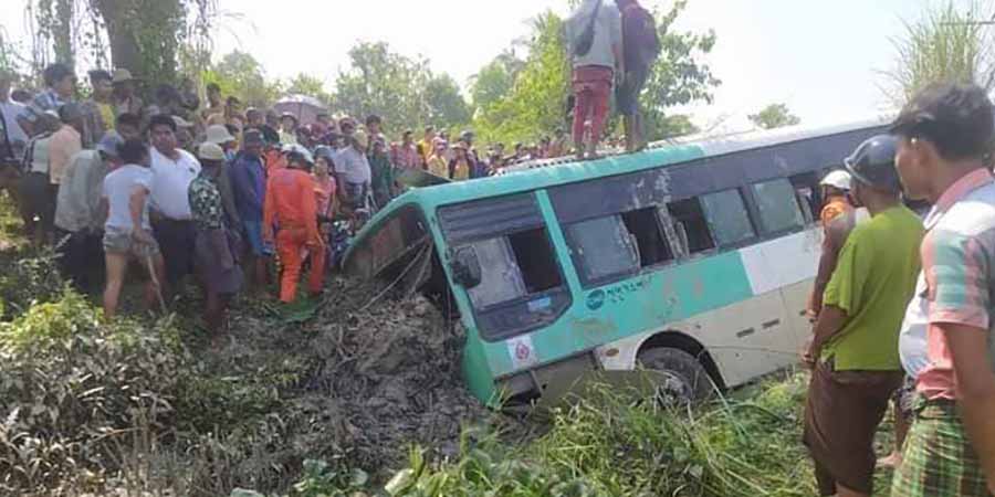 ဖျာပုံတွင် ယာဉ်တိမ်းမှောက်မှုကြောင့် ၁ ဦးသေဆုံး၊ ၈ ဦးဒဏ်ရာရ