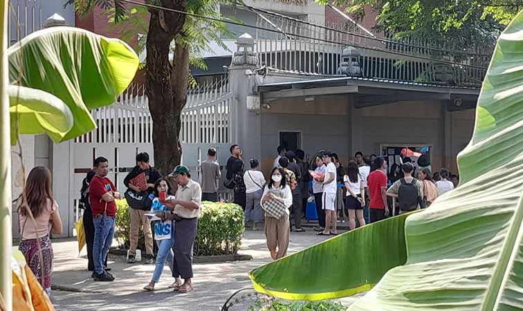 ထိုင်းသံရုံးတွင် ဗီဇာလျှောက်သူများပြားပြီး တိုကင် ၃ ရက်ကြိုတင်ထုတ်ပေး