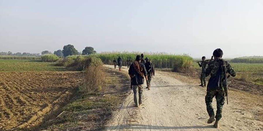 သုံးဆယ်မြို့တွင် ရဲတပ်ဖွဲ့နှင့် ဒေသကာကွယ်ရေးတပ်ဖွဲ့တို့ ပစ်ခတ်မှုဖြစ်