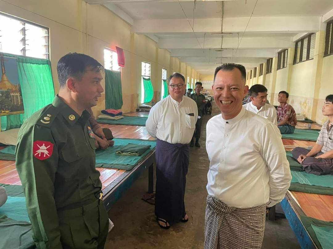 ဦးနေဝင်းမြေးနှင့် ရုပ်ရှင်သရုပ်ဆောင်အချို့က ရခိုင်မှထွက်ပြေးလာသည့် တပ်ဖွဲ့များကို အားပေး ထောက်ပံ့
