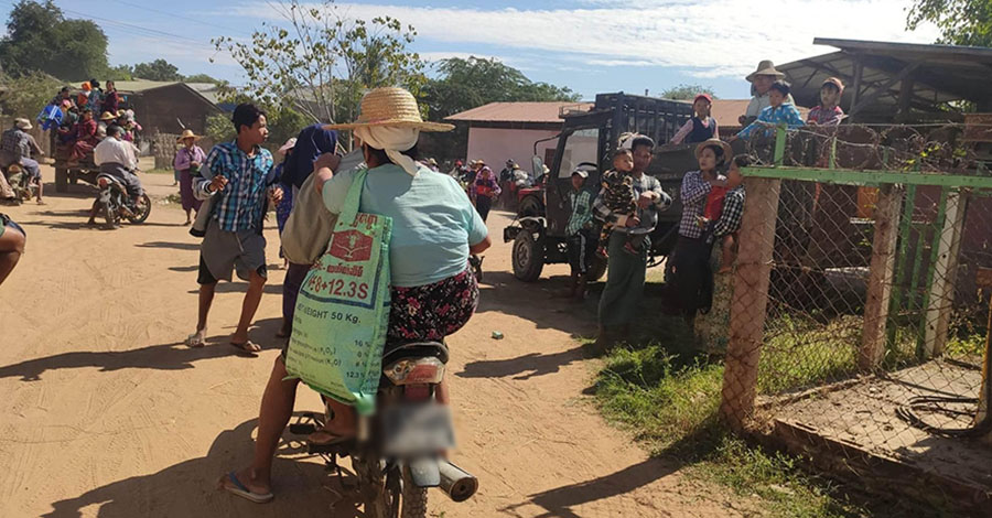 ဆီဆိုင်တွင် လက်နက်ကြီးထိမှန်ပြီး စစ်ရှောင် ၆ ဦးသေဆုံး၊ စစ်ကြောင်းထိုးနေသဖြင့် ရေဦးဒေသခံ ၁၅၀၀၀ ကျော် တိမ်းရှောင်နေရ