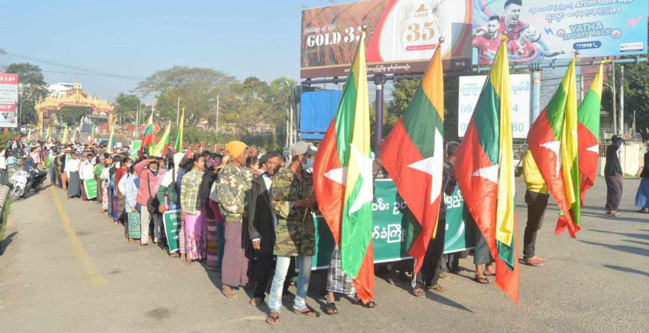 မြို့နယ် ၂၁ မြို့က စစ်မှုထမ်းဥပဒေ ထောက်ခံပွဲပါသူများစာရင်း စစ်တပ်ကို ပေးပို့ရ