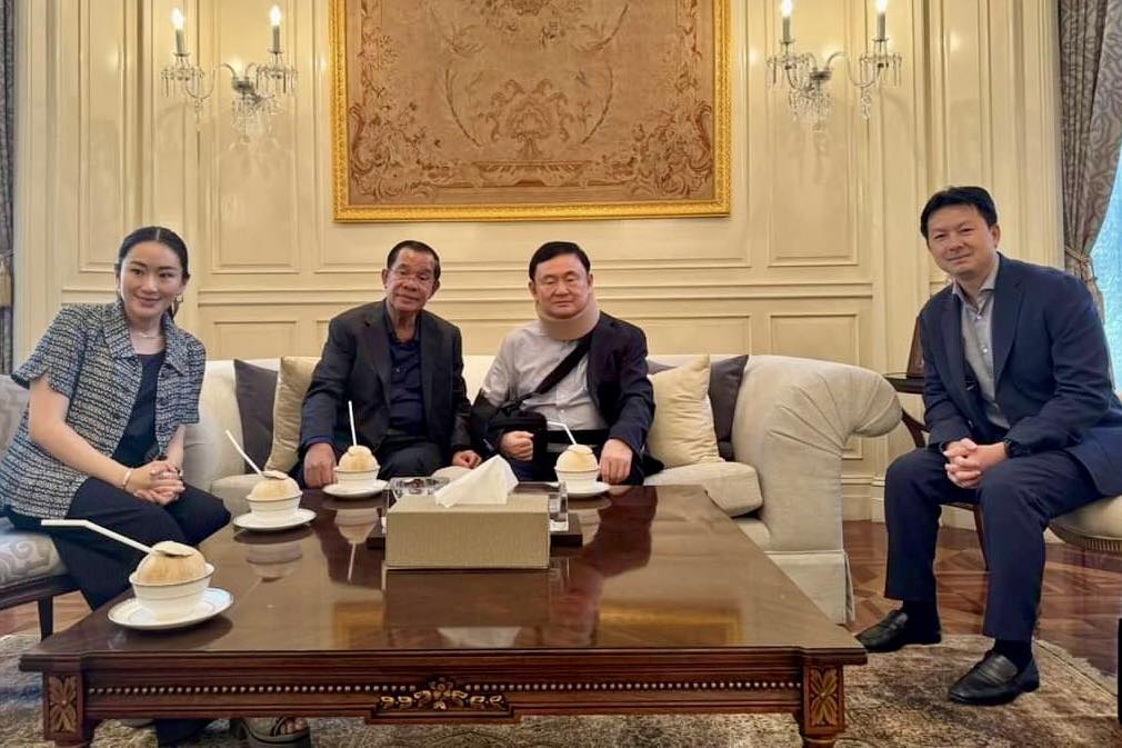 ထိုင်းဝန်ကြီးချုပ်ဟောင်း သက်ဆင်ကို ကမ္ဘောဒီးယားဝန်ကြီးချုပ်ဟောင်း ဟွန်ဆန် တွေ့ဆုံ 