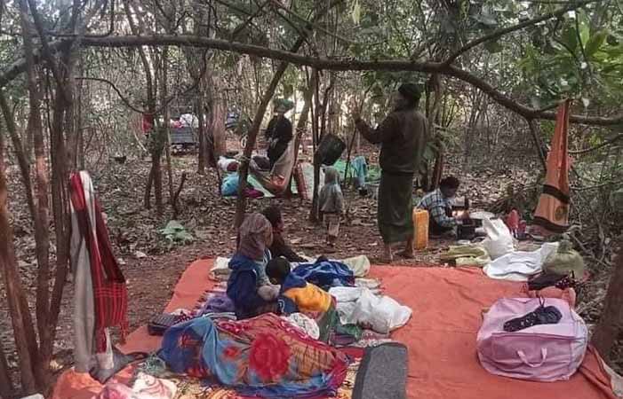 ဆီဆိုင်မြို့တွင် ဒဏ်ရာရ ဒေသခံများကို ကယ်ထုတ်ရန် ကားအကူအညီလိုအပ်နေ 