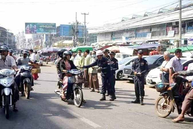 မော်လမြိုင်တွင် စစ်မှုထမ်းရန် လက်ကမ်းစာစောင်ဖြန့်ပြီး စည်းရုံးနေ
