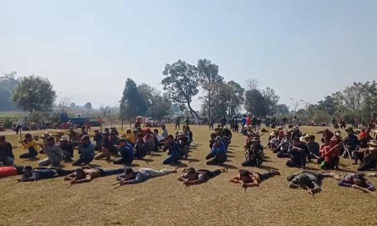 တောင်ကြီးမြို့နယ် ဇလဲကျေးရွာက လူငယ်များ ရှေ့တန်းသို့ လိမ်လည် ပို့ခံရ
