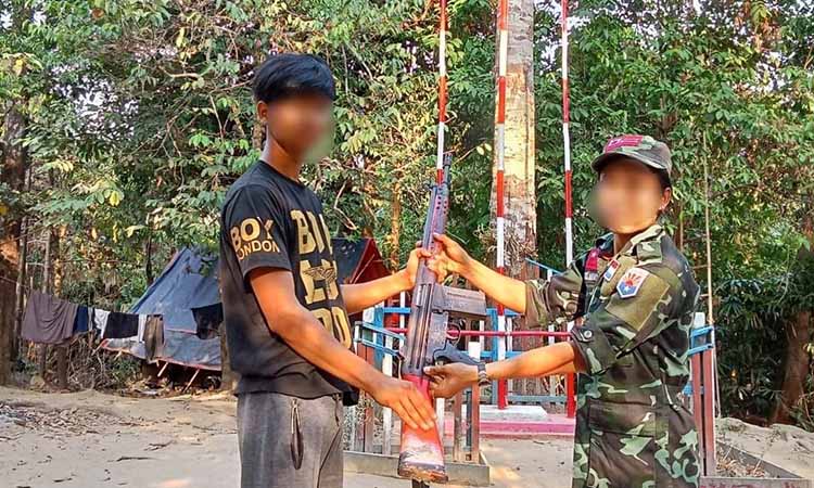 သရက်ချောင်း ဝင်းဝရဲစခန်းက ရဲတပ်သား ၁ ဦး လက်နက်နှင့် အလင်းဝင်