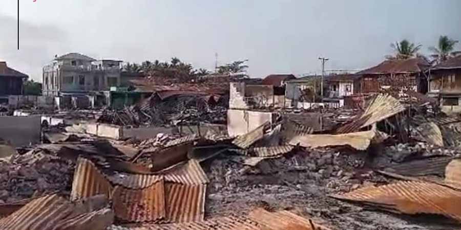မိုးမိတ်တိုက်ပွဲတွင် နေအိမ် ၁၅၀ ကျော်မီးရှို့ခံရပြီး ရွာသား ၂၇ ဦးသေဆုံး