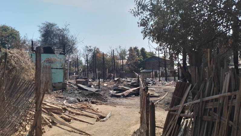 ဇီးတောအနောက်ရွာ တတိယအကြိမ် မီးရှို့ခံရပြီး နေအိမ် ၆၀ ခန့်ဆုံးရှုံး၊ ပုလဲတွင် တိုက်ပွဲဖြစ်