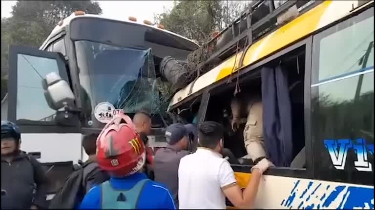 ဟွန်ဒူးရပ်စ် အဝေးပြေးလမ်းမတွင် ဘတ်စ်ကားမတော်တဆမှုဖြစ်ပြီး လူ ၁၇ ဦး သေဆုံး