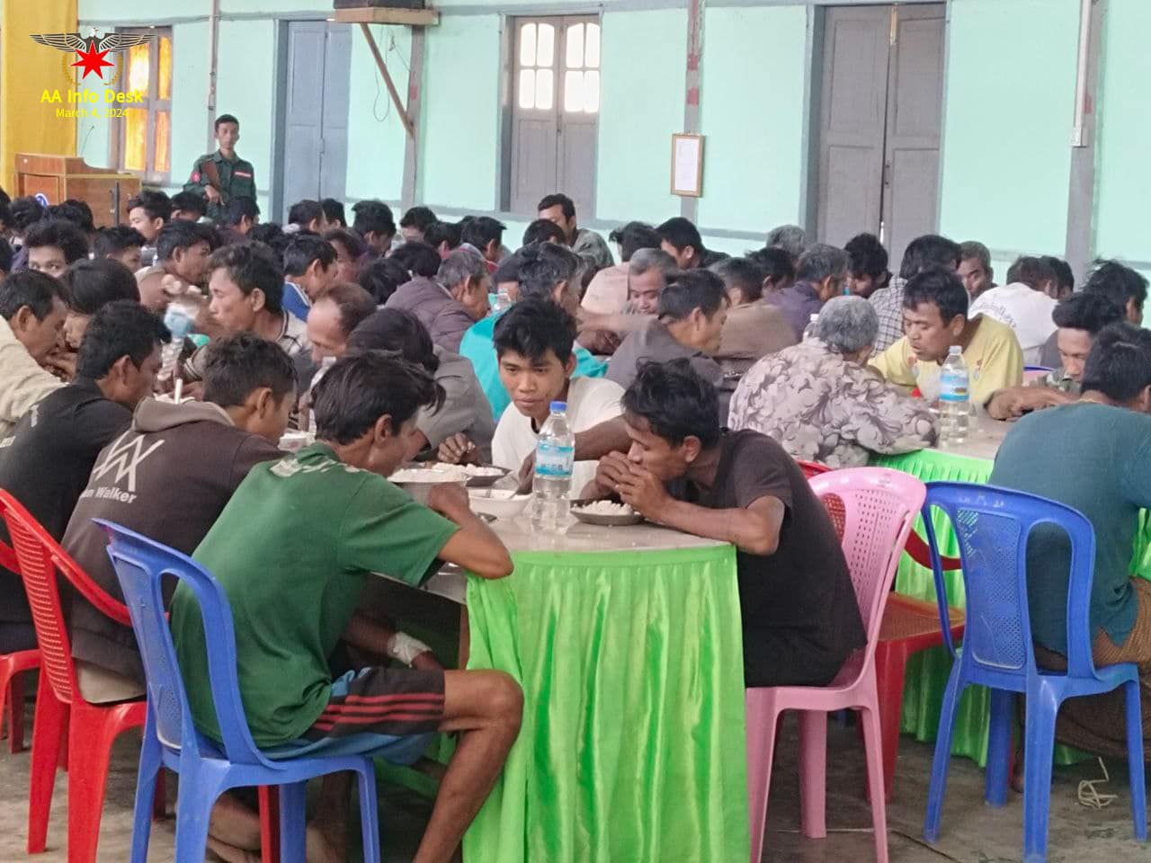 ဖမ်းမိထားသည့် တပ်မိသားစုနှင့် ကလေးများ အပါအဝင် စစ်သုံ့ပန်းပုံများ အေအေ ထုတ်ပြန်