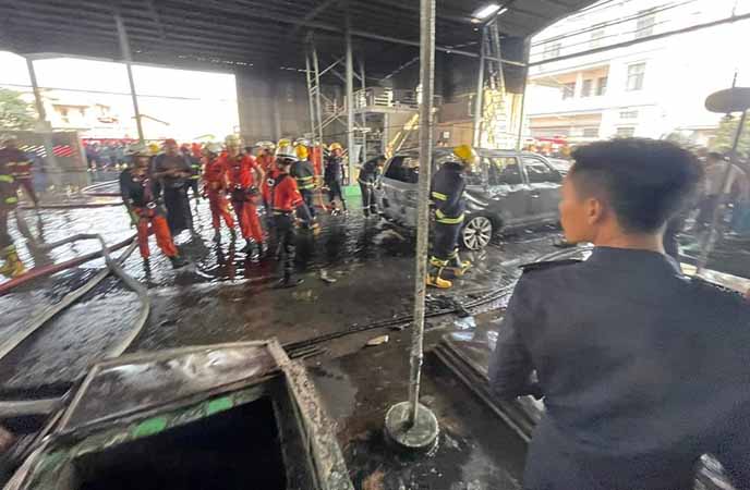 မန္တလေးတွင် မီး ၂ ကြိမ်လောင်ပြီး နေအိမ်၊ ဆိုင်ခန်း၊ ကားနှင့် ဆိုင်ကယ်များ ပျက်စီး
