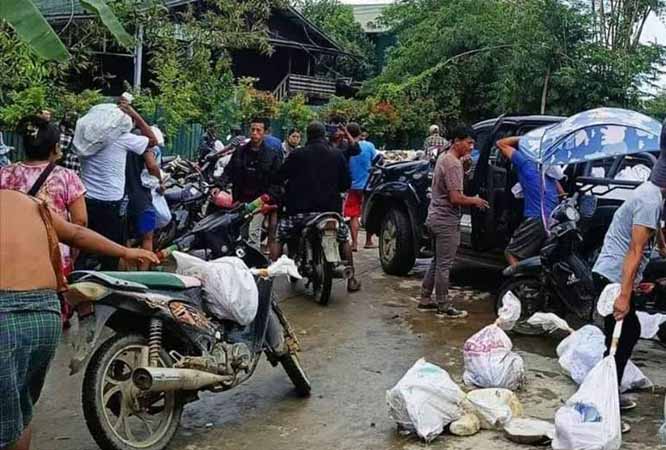 ဖားကန့်ရှိ စစ်ကောင်စီတပ်  တပ်စွဲနေသည့် ကျောက်မျက်ကုမ္ပဏီဝင်း မီးရှို့ခံရ
