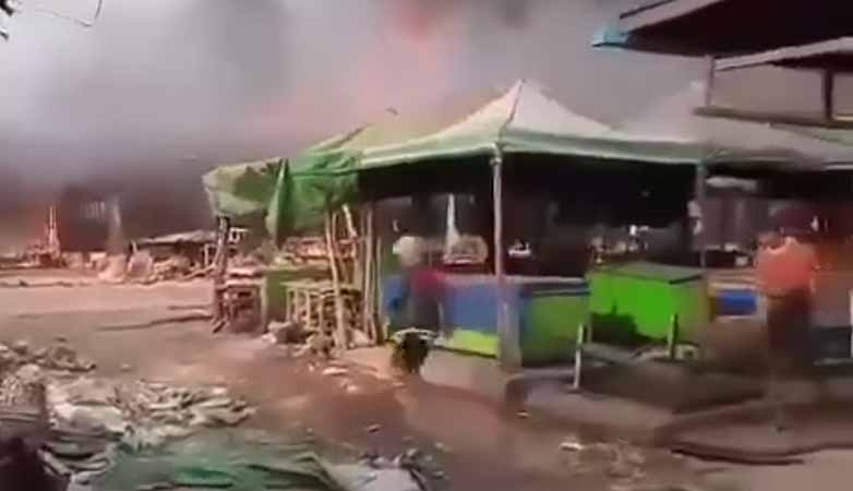 ဆီဆိုင်မြို့ကို စစ်တပ်က လက်နက်ကြီး ဒရုန်းများဖြင့် ပစ်ခတ်၊ နေအိမ်များပျက်စီး