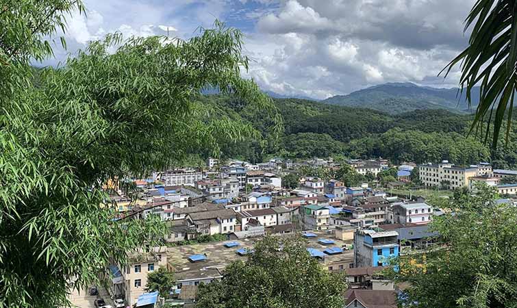 လိုင်ဇာဝန်းကျင် တိုက်ပွဲပြင်းထန်၊ စစ်တပ်လက်နက်ကြီးကျည် တရုတ်နိုင်ငံဘက်ကျ