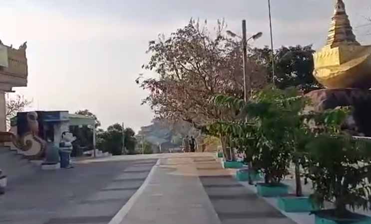 ကျိုက်ထီးရိုးဘုရားဖူးလာသူ နည်းပါးလာသဖြင့် အထမ်းသမားနှင့် စျေးသည်များ အခက်ကြုံ