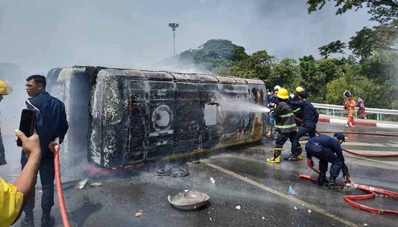 ဒေါပုံတွင် YBS ဘတ်စ်ကား မီးလောင်၊ ခရီးသည် ၅ ဦးဒဏ်ရာရ