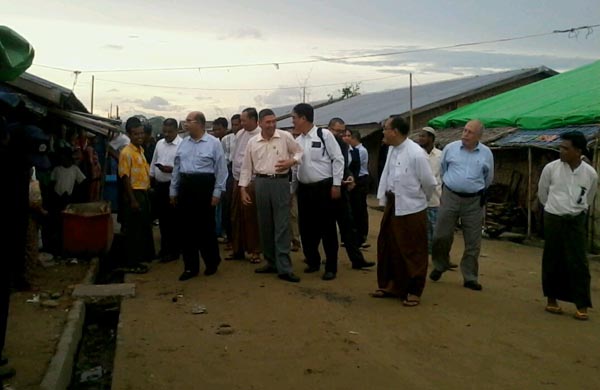 အိုအိုင္စီကိုယ္စားလွယ္ စစ္ေတြသြား