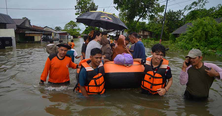 အင်ဒိုနီးရှားတွင် ရေကြီး မြေပြိုမှုကြောင့် ၁၉ ဦး ထက်မနည်းသေဆုံး