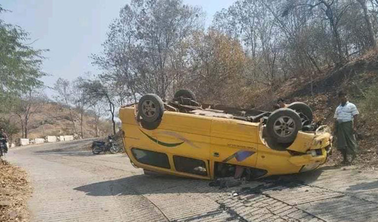 တုရင်းတောင်စေတီ တောင်ဆင်းလမ်းတွင် ဘုရားဖူးယာဥ်တိမ်းမှောက်ပြီး ၅ ဦးဒဏ်ရာရ