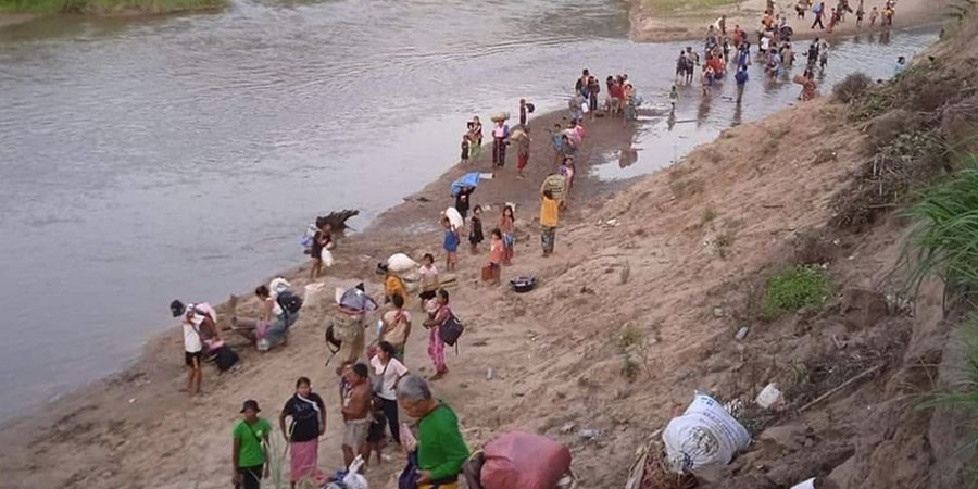 မြဝတီမြို့အနီး ကျေးရွာများမှ ပြည်သူ ၂,၀၀၀ ခန့် သောင်ရင်းမြစ်ဘေး စစ်ဘေးရှောင်