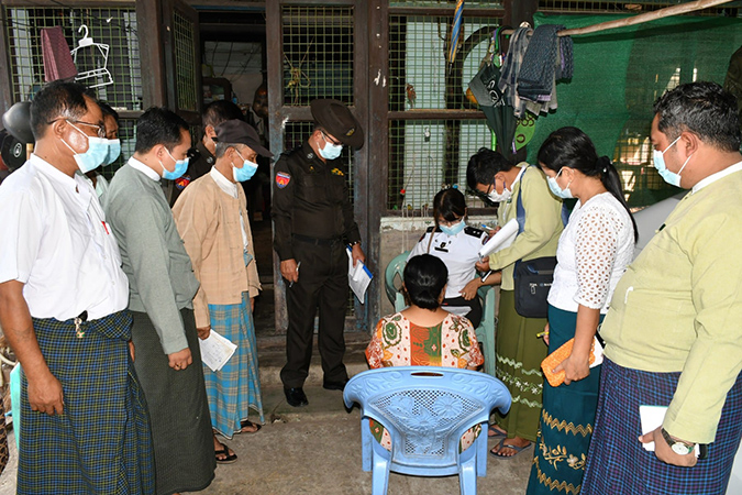 ပုသိမ်တွင် ရွေးကောက်ပွဲအကြောင်းပြပြီး အိမ်ထောင်စုစာရင်း ကောက်ယူနေ
