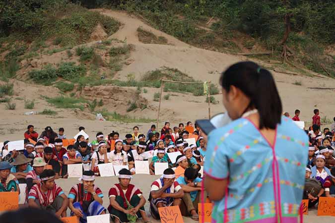 သံလွင်မြစ်ပေါ်  ရေကာတာတည်ဆောက်မှု ဆန့်ကျင်ကန့်ကွက်လှုပ်ရှားမှုပြုလုပ် (ဓာတ်ပုံ) 