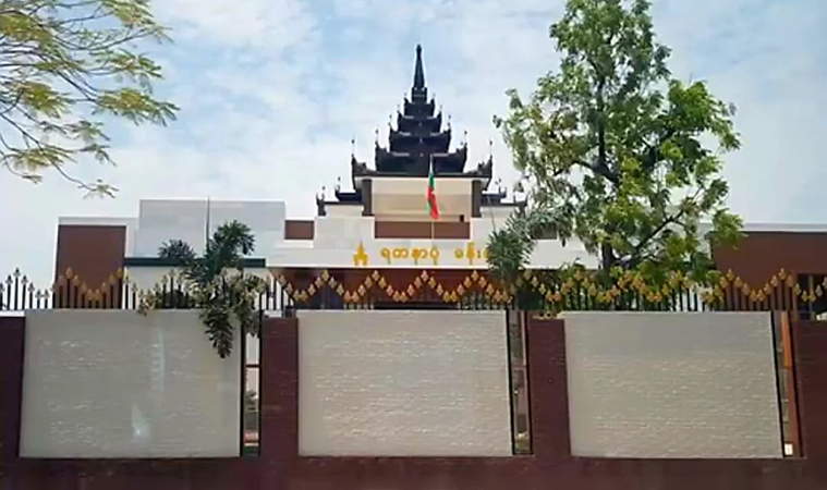 စစ်ခေါင်းဆောင်၏သား အောင်ပြည့်စုံပိုင် ရတနာပုံခန်းမ ရှော့တိုက်ဒုန်းဖြင့် ပစ်ခတ်ခံရ